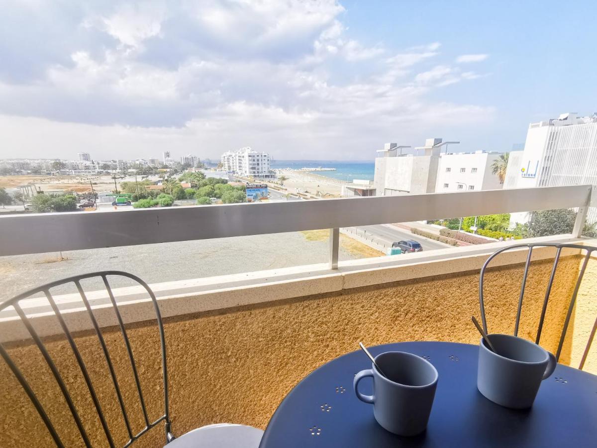 Sea-Esta Seaview Apartment, 200 Meters To The Beach Larnaca Exterior photo
